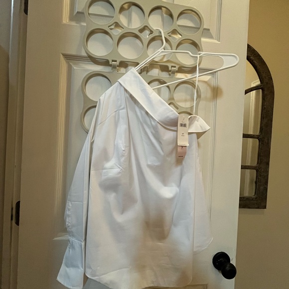 NWT- Banana Republic One Sleeve Folded Collar Blouse - Picture 4 of 10